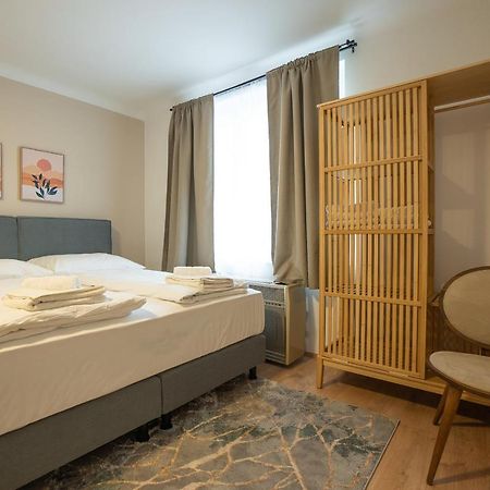 A 2-Bedroom Apartment With A King-Size Bed And A Balcony Is Located Just A 15-Minute Walk From Stephansplatz. Wien Exterior foto