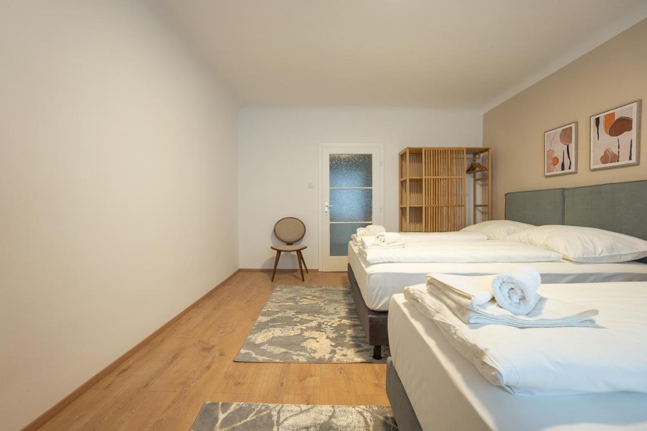 A 2-Bedroom Apartment With A King-Size Bed And A Balcony Is Located Just A 15-Minute Walk From Stephansplatz. Wien Exterior foto