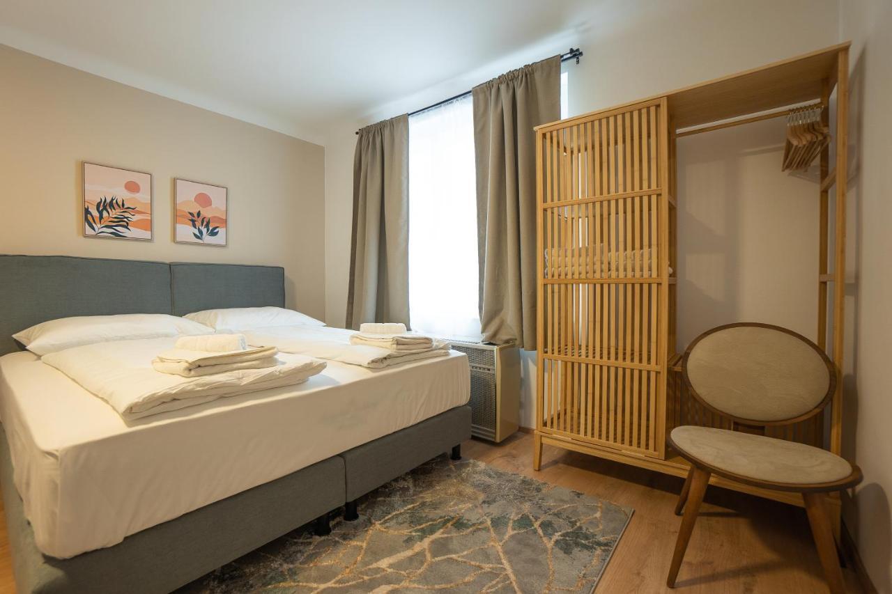 A 2-Bedroom Apartment With A King-Size Bed And A Balcony Is Located Just A 15-Minute Walk From Stephansplatz. Wien Exterior foto