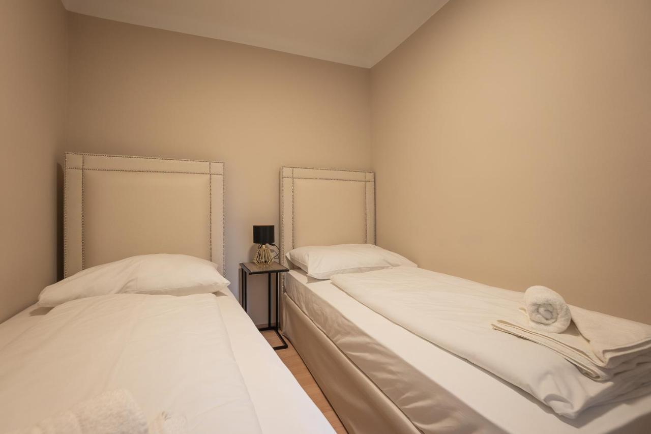 A 2-Bedroom Apartment With A King-Size Bed And A Balcony Is Located Just A 15-Minute Walk From Stephansplatz. Wien Exterior foto