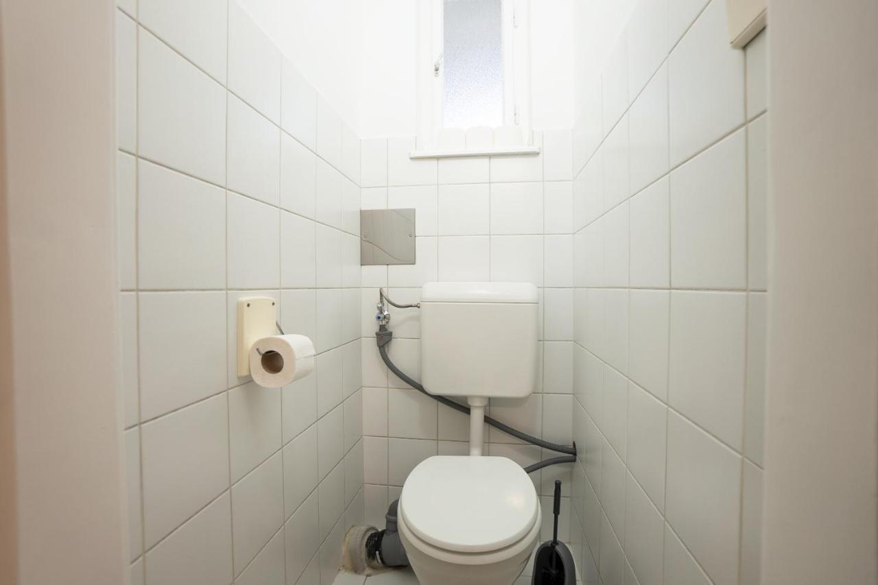 A 2-Bedroom Apartment With A King-Size Bed And A Balcony Is Located Just A 15-Minute Walk From Stephansplatz. Wien Exterior foto