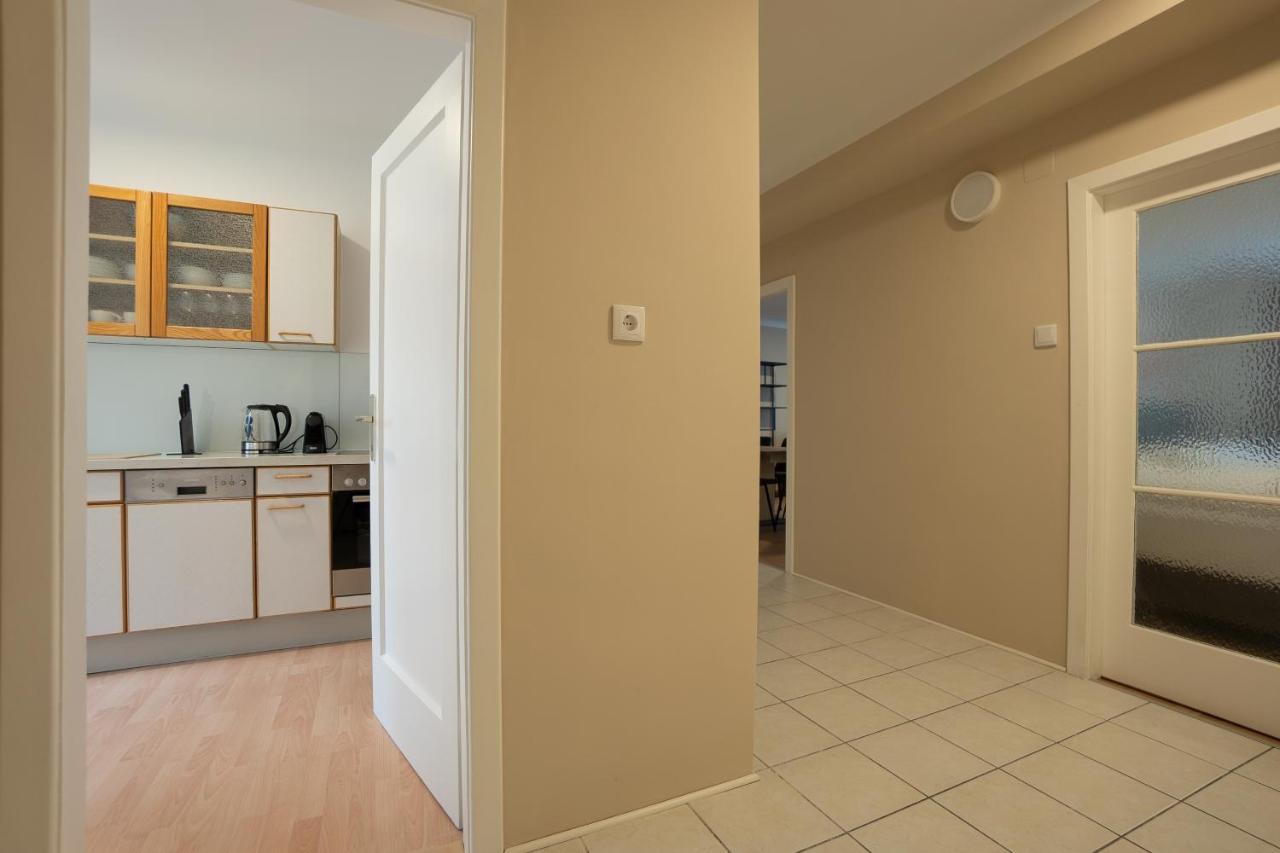 A 2-Bedroom Apartment With A King-Size Bed And A Balcony Is Located Just A 15-Minute Walk From Stephansplatz. Wien Exterior foto