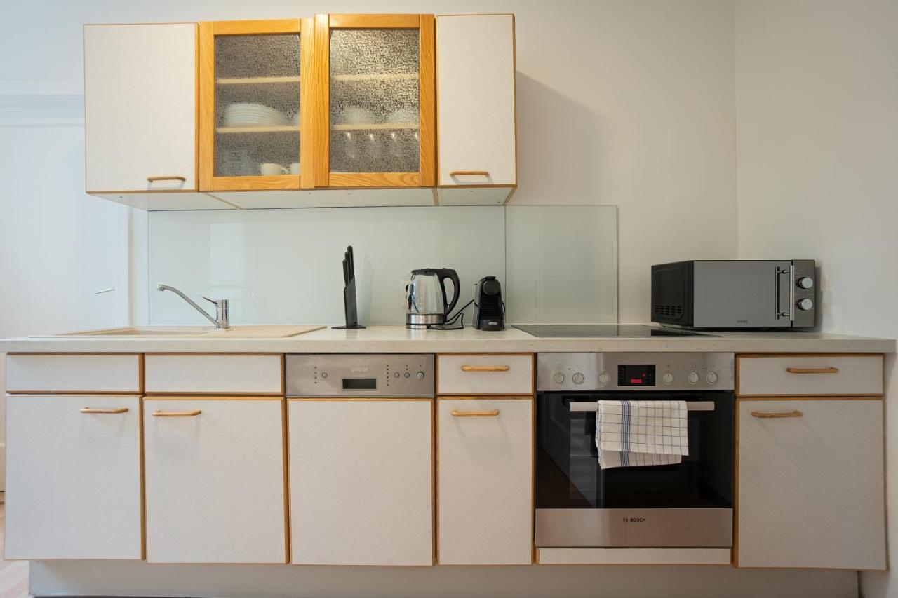 A 2-Bedroom Apartment With A King-Size Bed And A Balcony Is Located Just A 15-Minute Walk From Stephansplatz. Wien Exterior foto